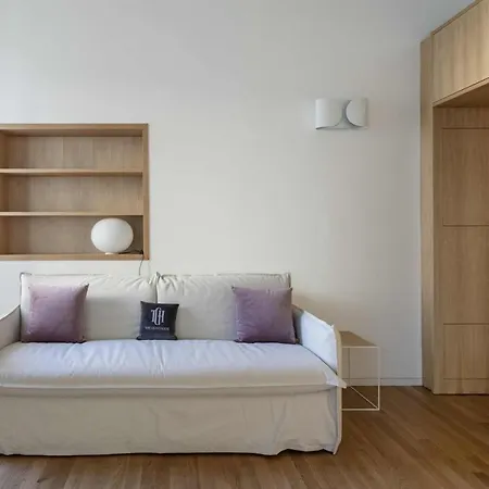 Apartment Bbhome Design Near Spanish Steps